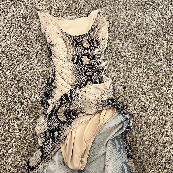Snakeskin Print Maxi Dress w Slit - Picture 6 of 6